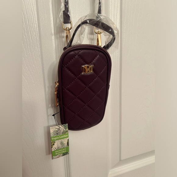 ⭐️ NWT Badgley Mischka Crossbody Oval Quilted Phone Case ⭐️ - Picture 4 of 8